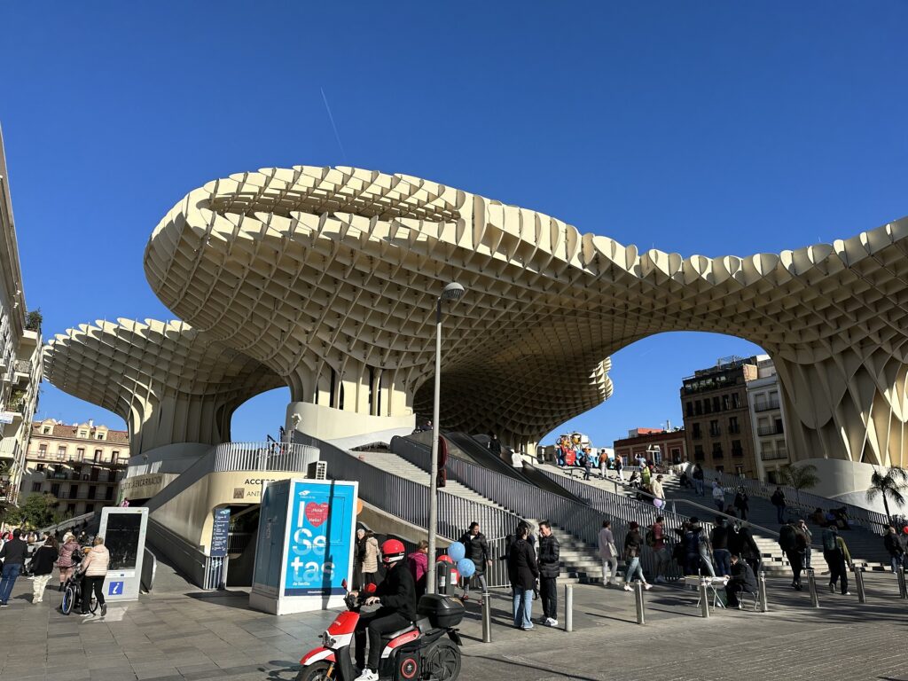 2hours and 40 minutes from Gatwick we found a warm, festive welcome in Seville. A round up of our 5 day trip...